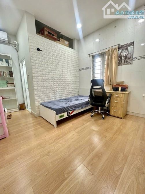BÁN GẤP NHÀ 3 TẤM SÁT MẶT TIỀN TÔN ĐẢN DTS 49M2 CHỈ 6TY490 TL CHÍNH CHỦ - 3