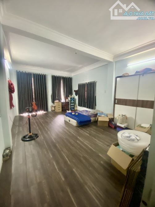 NHÀ 3 TẦNG MỚI TINH - HẺM XE HƠI 6M THÔNG TỨ TUNG - SÁT BÊN CHỢ ĐÔNG BẮC - 3