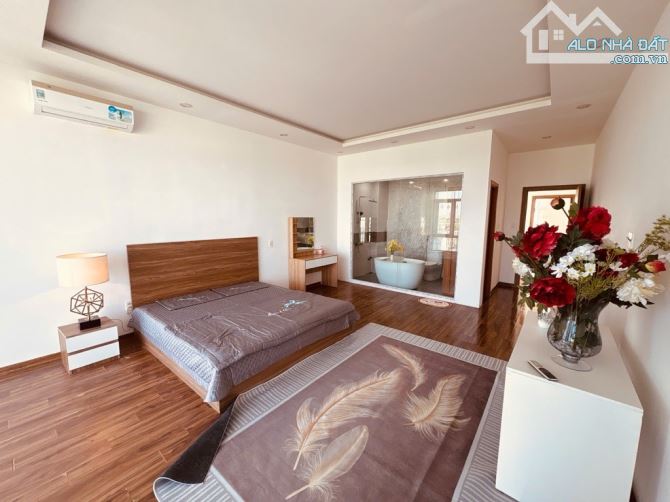 Cần bán gấp căn nhà 4 tầng mặt tiền Đường Nguyễn Thị Sáu khu vực Hòa Xuân - 3