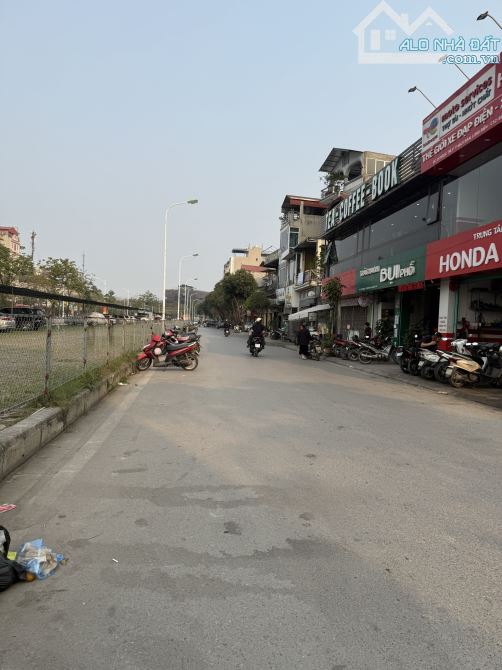 Bán đất xây CCMN gần Aeon, ngõ ô tô, 15m ra đường Cổ Linh, 110m2, mặt tiền 4.2m, giá 9 tỷ. - 3