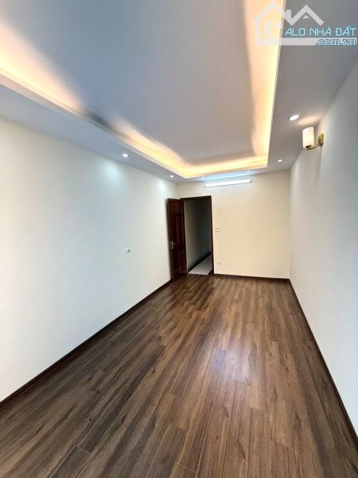 BÁN NHÀ ĐƯỜNG BÁT KHỐI 35M2, 6 TẦNG MỚI ĐẸP, Ô TÔ ĐỖ CỬA, 6.38 TỶ. - 3
