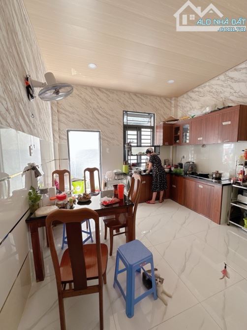 GẦN NGÃ TƯ BỐN XÃ - LIÊN KHU 10-11 - BÌNH TRỊ ĐÔNG - BÌNH TÂN-DT: 4*15M- 6 TỶ 250 - 3