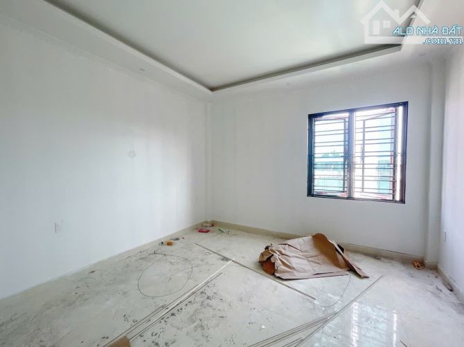 Bán nhà 4 Tầng 70 M sân cổng riêng Đông Hải Hải An - 3