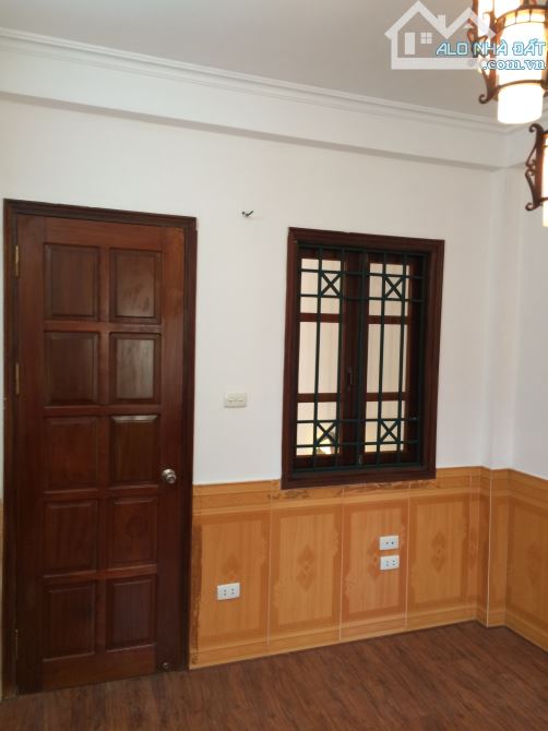 Bán Nhà mặt đường Ngô Văn Sở, Sầm Sơn, Thanh Hoá. 2,5 tầng. DT: 70m2, 3 ngủ. Giá 2.4 tỷ - 3