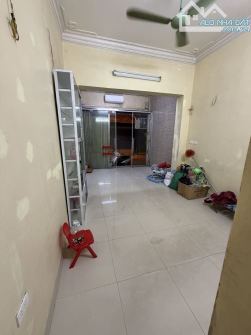 Chính chủ cho thuê nhà mặt đường số 136 Đê Trần Khát Chân - Hà Nội - 3