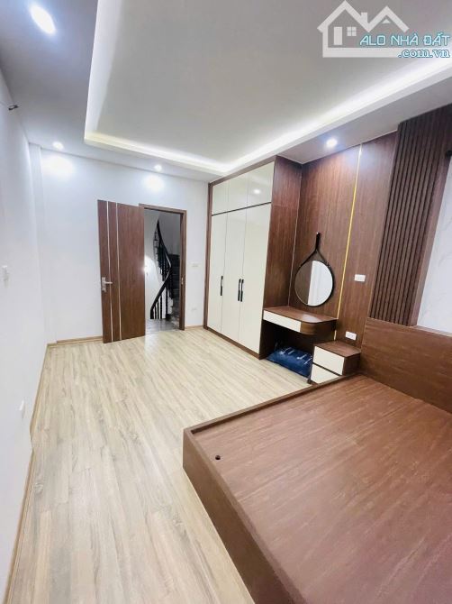BÁN NHÀ TRƯỜNG CHINH --TẶNG FULL NỘI THẤT, 30M2, 6 TẦNG, 2 THOÁNG- GIÁ 7.5 TỶ - 3