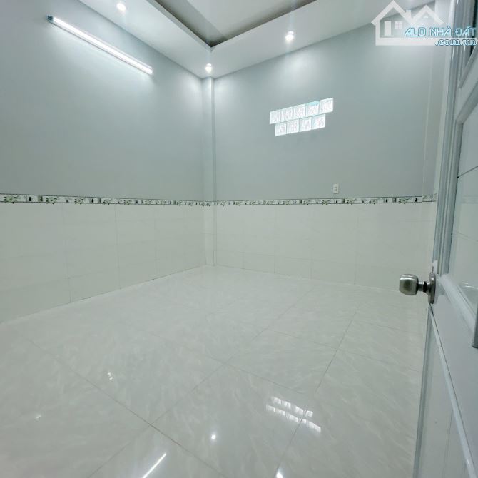 Np887 Bán nhà 1 trệt 1 lầu gần VinCom, Tân Mai, Biên Hòa, Đồng Nai:    * Giá: 3 tỷ 600 - 3
