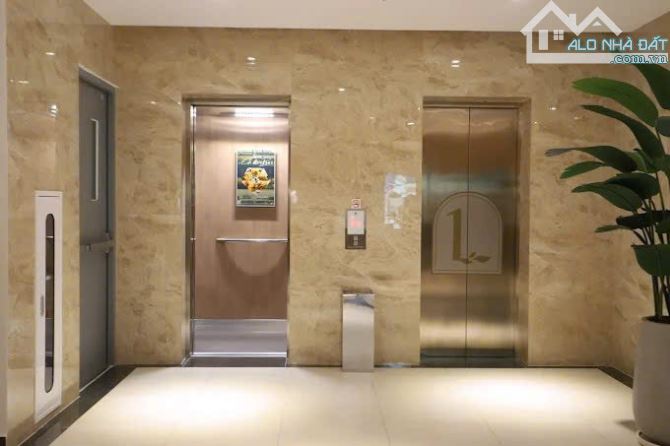 HÀNG HOT ! Bán Tòa Khách Sạn đường Cộng Hòa, P.13 | DT: 11x42m | 1 Hầm+ 7 Tầng | - 3