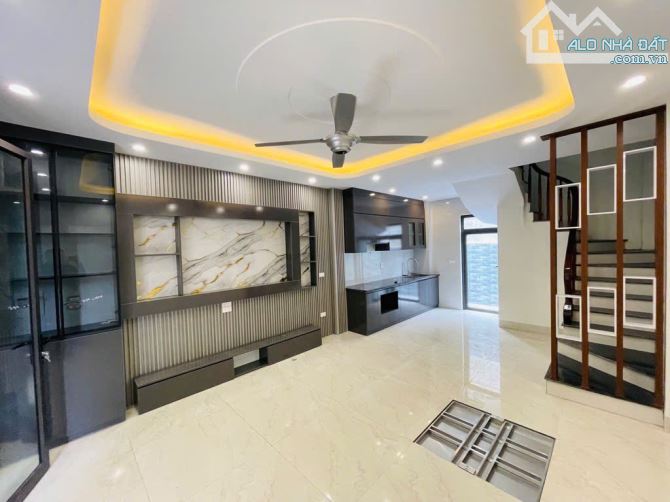 Chính chủ nhờ em Ty bán nhà Mậu Lương, lô góc thoáng sáng, ngõ thông nông, 31 m2 - 3