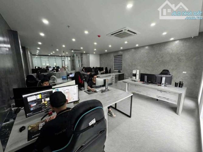 (Tin thật 100%) Bán tòa Bulding 132m2 x 9T ở Trần Thái Tông - DT 3 tỷ/năm - Đẳng cấp số 1 - 3