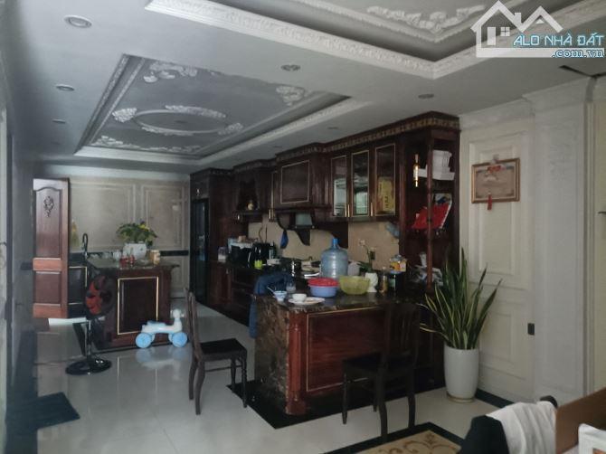🔥 SIÊU BIỆT THỰ 6 TẦNG TÂN CỔ ĐIỂN – HỒ BƠI VIEW TOÀN CẢNH – Ô CHỜ THANG MÁY 🔥  📐 DTĐ: - 3
