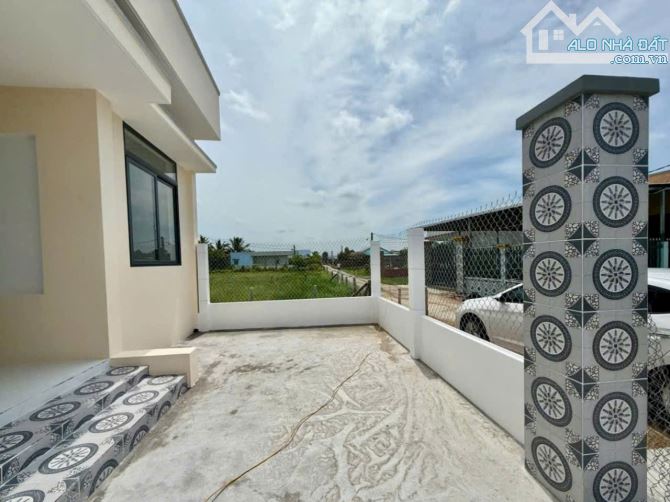 Nhà cấp 4 mới xây 174m2 đất thổ cư 8.5 x 20m đường xe tải - 3