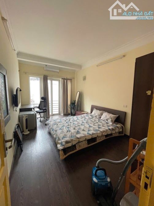 Kim Mã 10M ra mặt phố, DT 40m2*4 tầng, chỉ 5,6 tỷ, ngõ cực nông, giá đầu tư - 3
