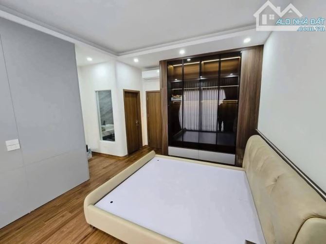 Bán nhà mới 6 tầng thang máy – Full nội thất, phố Đàm Quang Trung, Long Biên - 3