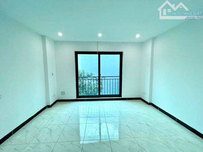 Siêu phẩm hàng xóm Linh Đàm nhà đẹp 40m2*5T ở ngay, full đồ, gần ô tô, sổ đẹp chỉ 5.8 tỷ. - 3