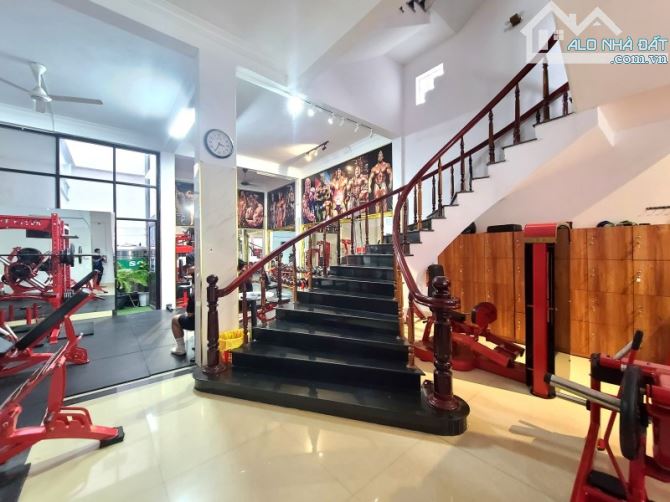 ► Nhà đường Ô tô ngay Chợ Đống Đa, 190m2, ngang 8m, 3 tầng cứng, đang Kinh Doanh, 12.x tỷ - 3