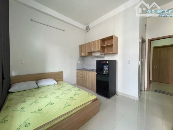 Phòng ban công quận 10 rộng 30m2 gần UEH vạn hạnh mall Huflit - 3
