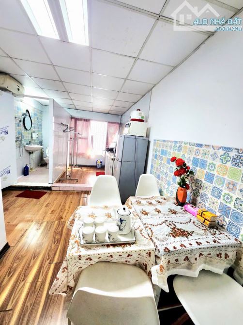 Cho thuê căn hộ Tập thể Trần Quốc Toản, 100m2 x 2 ngủ, 2 WC, 12 Triệu - 3