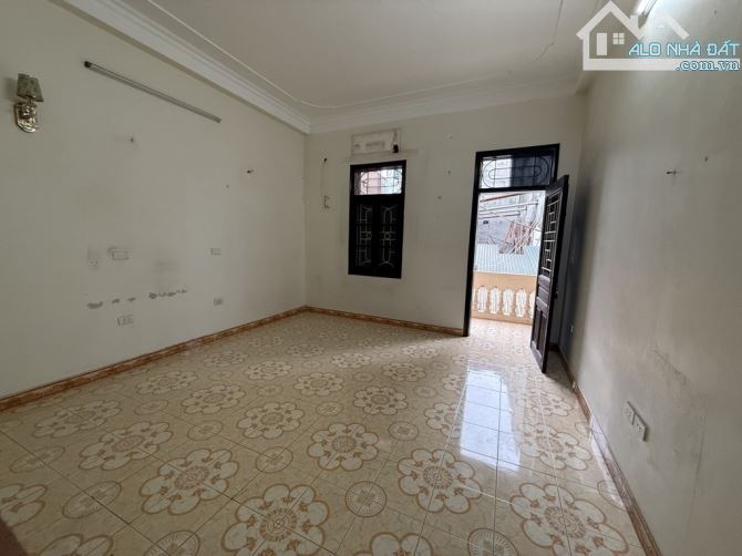Hiếm Nhà Bán !!! Bán Nhà Trương Định - Ô Tô Tránh - Kinh Doanh - 40m2 x 4 Tầng - 9 Tỷ !!! - 3