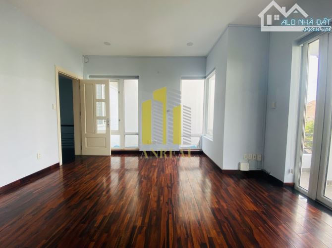 Biệt Thự Đường Trần Não Hầm 3 Lầu Giá 55 triệu - 3