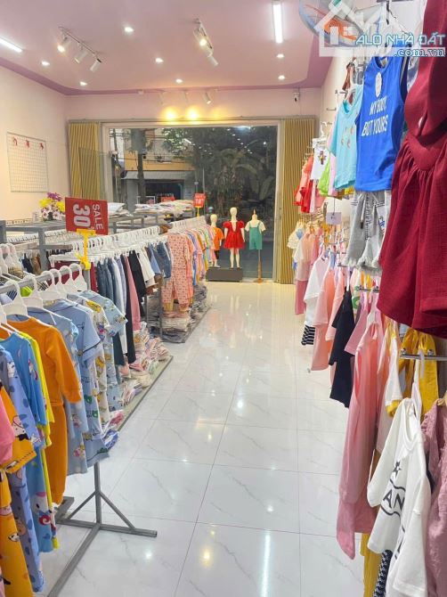 🌈🌈🌈 cần bán nhà mặt tiền Phạm Ngũ Lão: - DT: 4,9x23,5m. Nở hậu 5,2m. - Pháp lý: - 3