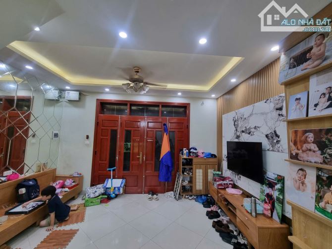 BÁN NHÀ DÂN XÂY LÊ QUANG ĐẠO - 20M RA Ô TÔ - KINH DOANH - 40M*4 TẦNG*MT 4,8M - 10 TỶ - 3