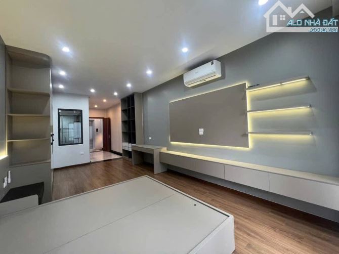 Bán nhà Xuân Đỉnh, 40m2 hơn 10 tỷ, gần CV Hoà Bình, gần ô tô, thang máy, nội thất VIP - 3