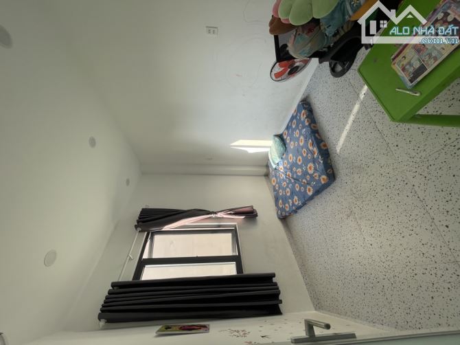 CHỦ BÁN GẤP - GIẢM NHANH 200 TR - NHÀ ĐẸP MÃ LÒ - 3 TẦNG - 50M2 - CHỈ CÒN NHỈNH 4 tỷ - 3