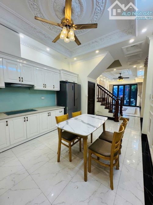 Siêu Hiếm Nhà phân lô CỰC ĐẸP Khu TĐC Giang Biên. Giá chỉ 13 tỷ - 3