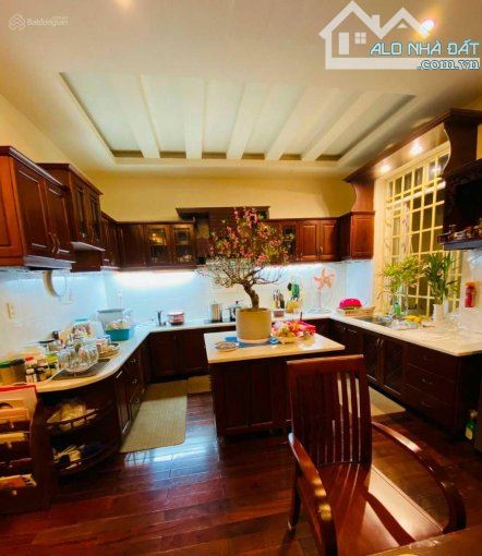 Biệt thự hiện đại - đường Cộng Hòa, Hoàng Hoa Thám, khu sân bay T3 - DT: 7 x 20m - 4 tầng - 3