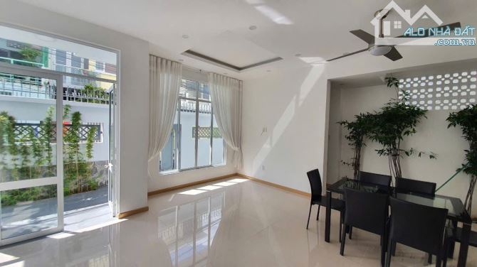 Bán nhà 1 trệt 2 lầu 64.4m2 hướng đông 5.7 tỷ hẻm quốc Tuấn nha trang - 3