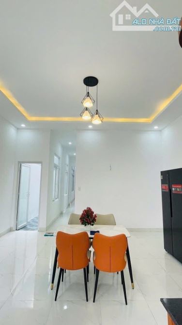 BÁN NHÀ CẤP 4 HẺM THÔNG AMA KHÊ. DT: 5x27M. GIÁ: 3 TỶ 850 TRIỆU - 3