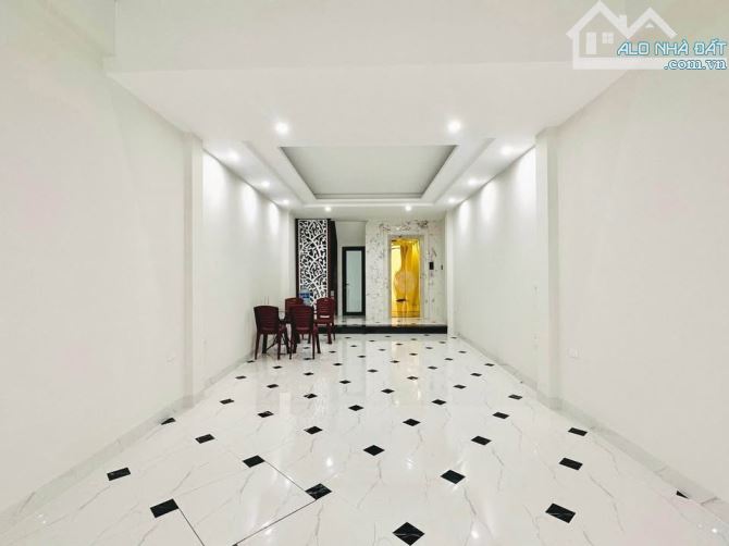 Bán nhà phố Định Công Thượng - ngay Quận Thanh Xuân - 7 Tầng Thang Máy - Sân Rộng - G - 3