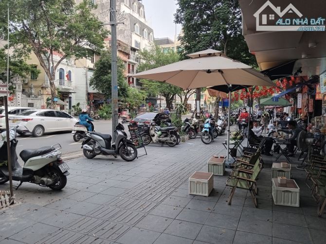 Mặt phố Bà Triệu - Lãi được 569 tỷ - Hoàn Kiếm, 281m2, mặt tiền 11,6m - Giá 259 tỷ - 4