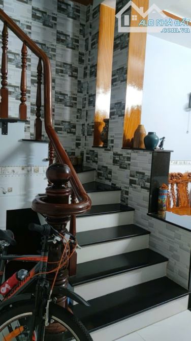 Bán nhà 1 trệt 1 lầu cách Phạm Văn Thuận 50m, Tam Hiệp, Biên Hòa, 71m2, giá 3 tỷ 300 - 4