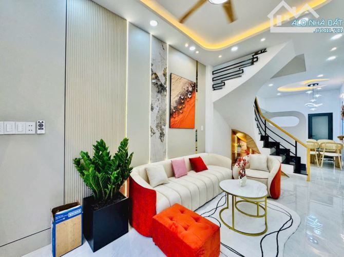 🟢SIÊU PHẨM NHÀ ĐẸP - PHÚ NHUẬN - 40m2 ❌3 TẦNG-4PN-4WC-SÂN THƯỢNG TRƯỚC- 6.45 TỎI. - 4