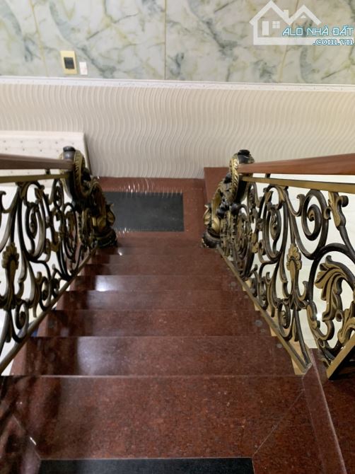 GẤP BÁN  NHÀ LO GÓC TRONG TRUNG TÂM HÀNH CHÁNH DĨ AN.121M2 4 TẦNG. CHỈ 14,5N TỶ TL. - 4