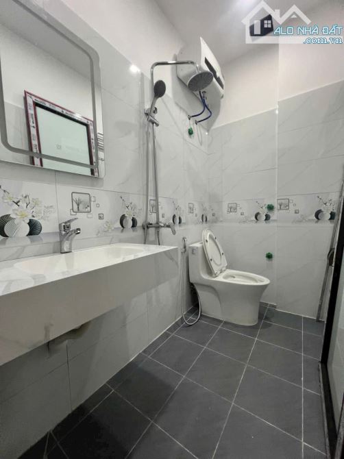 GIÁ CỰC RẺ BÁN NHÀ 3,5 TẦNG GIÁ CHƯA ĐẾN 3 TỶ  HIẾM TẠI AN CHÂN, SỞ DẦU HỒNG BÀNG - 4