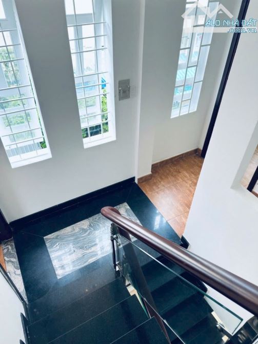 Lô góc siêu khủng gần 100m2 đường 8m có vỉa hè 10 phòng giá 11,1 tỷ Phạm văn Chiêu Gò Vấp - 4