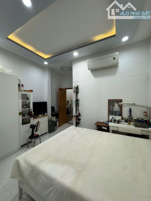 BÁN NHÀ 2 TẦNG ĐẸP KẾ PHẠM VĂN ĐỒNG - CÔNG VIÊN GIA ĐỊNH GÒ VẤP - 46M2 - 5 TỶ XÍU - 4