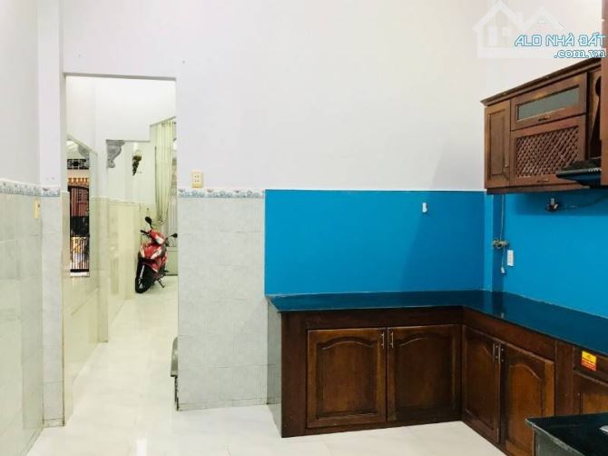 Chỉ 6.8 tỷ - Bán nhà cách mặt tiền đường chỉ 70m DT: 4.3x13.5m [nở hậu]. Mua tiện xây mới - 4
