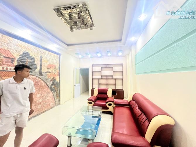 Bán nhà Linh Quang, Đống Đa - 55m2 - ô tô đỗ cửa - phù hợp vừa ở vừa kinh doanh! - 4