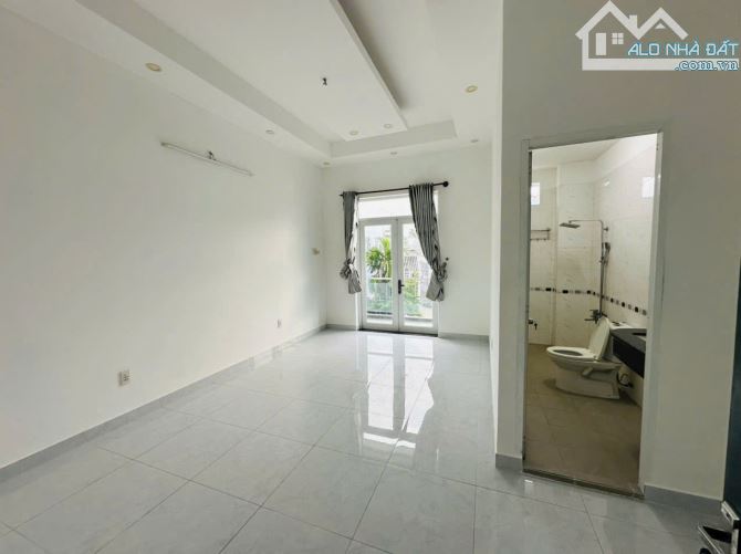 Bán nhà 4 tầng 90m2, đường 9m, gần ngã tư Nguyễn Bình và Lê Văn Lương, 6 tỷ 450 - 4