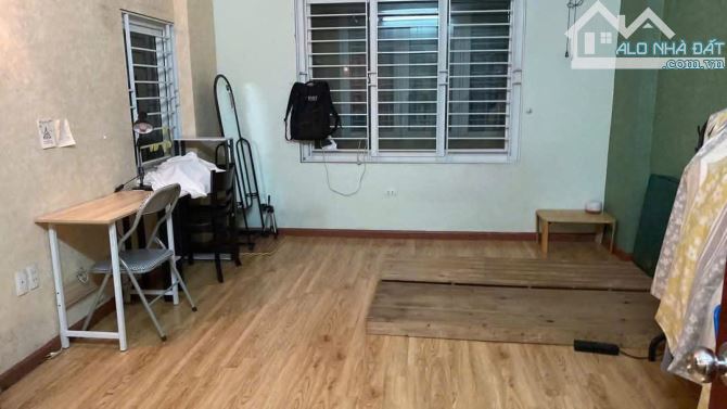 Cho thuê nhà ngõ 12 Lương Khánh Thiện, 5 tầng x 30m2, 3 ngủ, 11 Triệu - 4
