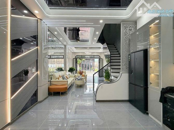 Bán nhà 1 trệt 2 lầu mới xây DT 150m2 - 4
