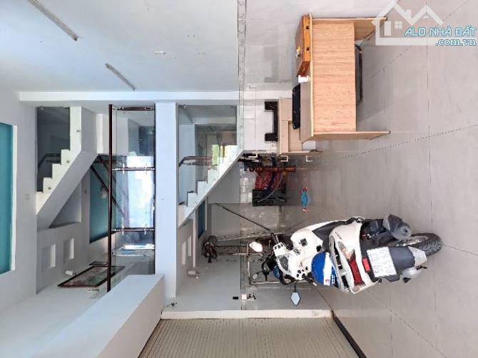 BÁN GẤP HẠ CHÀO 700 TRIỆU- 56m2- 5 TẦNG- AN PHÚ ĐÔNG- Ô TÔ ĐỖ TRƯỚC NHÀ- 8,5 TỶ - 4
