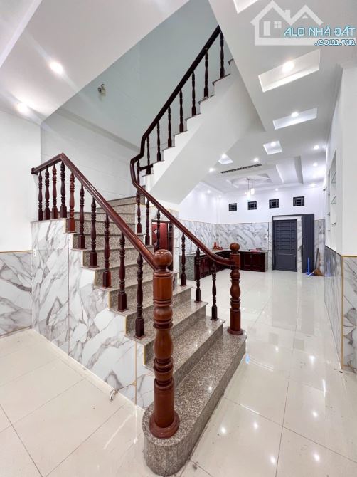 NHÀ 1 TRỆT 1 LẦU ĐƯỜNG B5 KDC HƯNG PHÚ 1 - GẦN SIÊU THỊ GO CẦN THƠ - 4