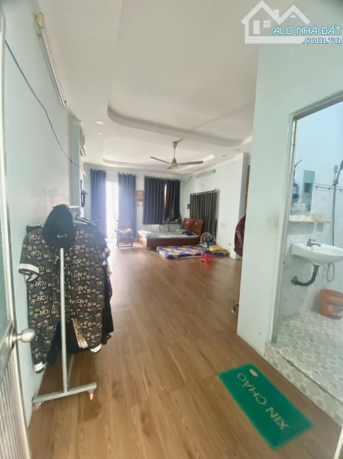 NHÀ 3 TẦNG MỚI TINH - HẺM XE HƠI 6M THÔNG TỨ TUNG - SÁT BÊN CHỢ ĐÔNG BẮC - 4