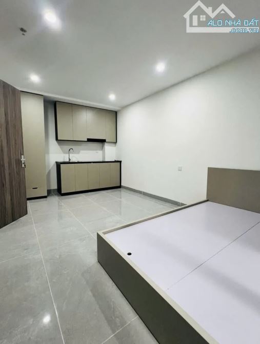 Bán Căn hộ dịch vụ Cầu Giấy. DT: 55/60m, MT: 4,2m, 7 tầng THANG MÁY. Giá: 15,6 tỷ - 4