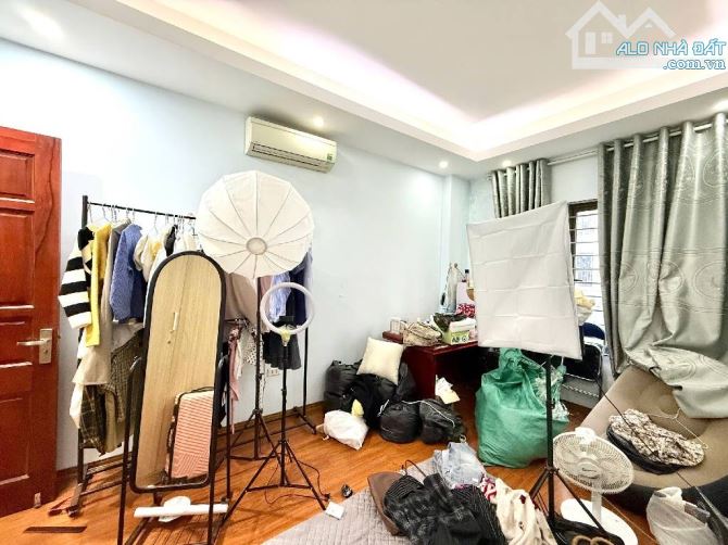 Bán Nhà Mặt Ngõ Hồ Tùng Mậu – Kinh Doanh – quanh 8 Tỷ – Ô Tô Đỗ Cửa 💥 Cực phẩm Hồ Tùng Mậ - 4